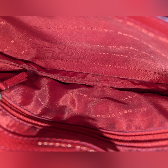 Vintage Marc by Marc Jacobs red leather shoulder messenger bag. - Picture 10 of 12